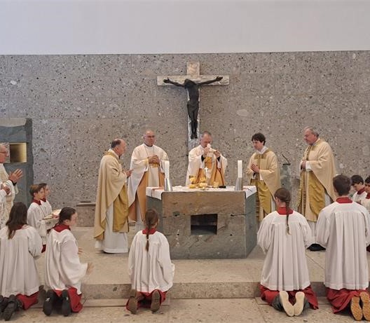 Nadbiskup Kutleša predvodio proslavu 40. obljetnice slavljenja mise na hrvatskom jeziku u Poingu kod Münchena